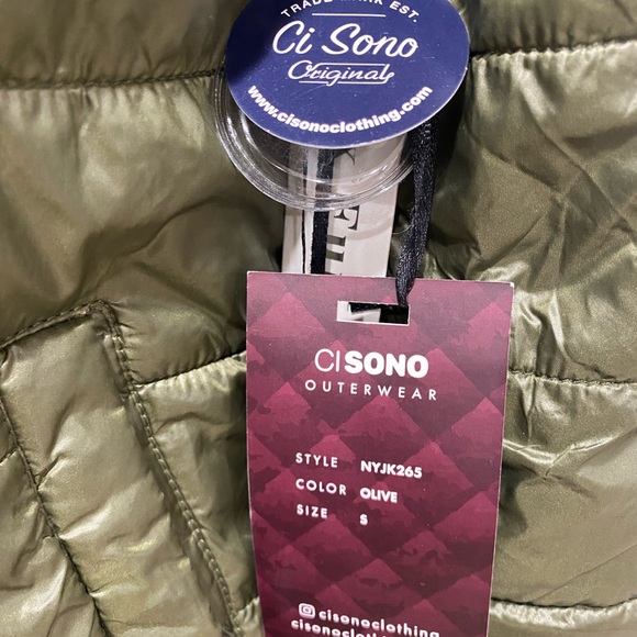 Reversible Faux Fur Puffer Coat New! - Picture 3 of 5